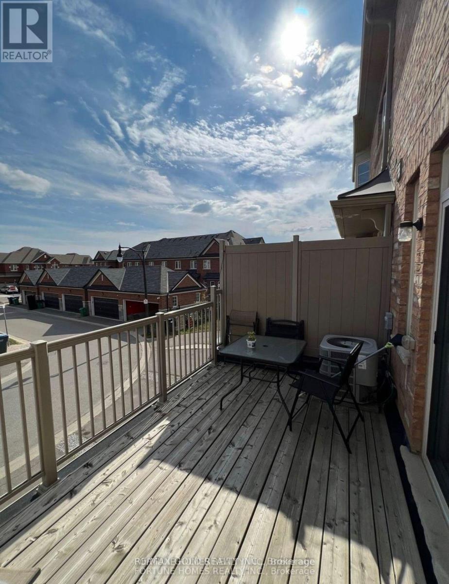 161 Inspire Boulevard, Brampton, Ontario  L6R 3V8 - Photo 9 - W12677468