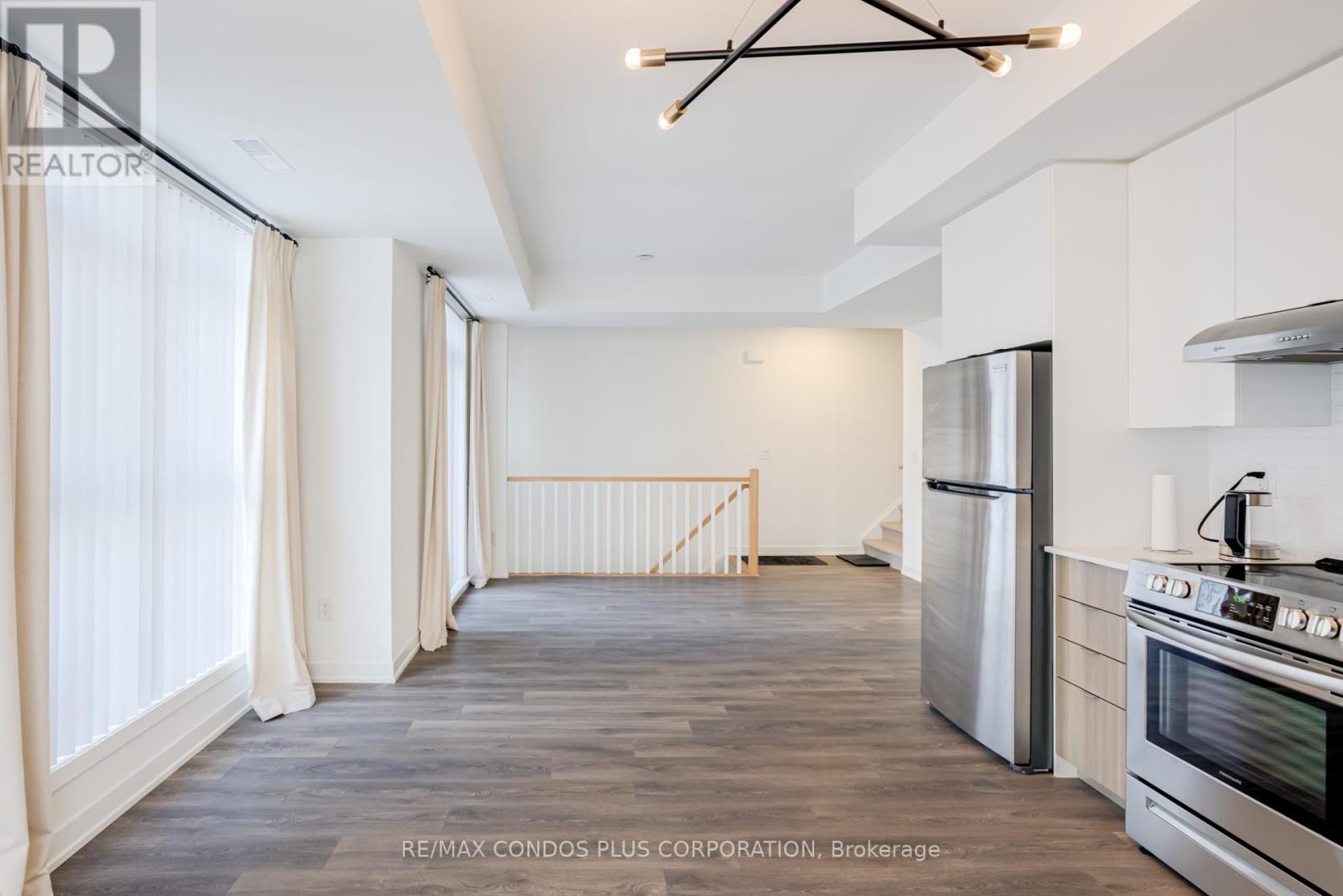 201 - 100 Canon Jackson Drive, Toronto, Ontario  M6M 0C1 - Photo 4 - W12677486