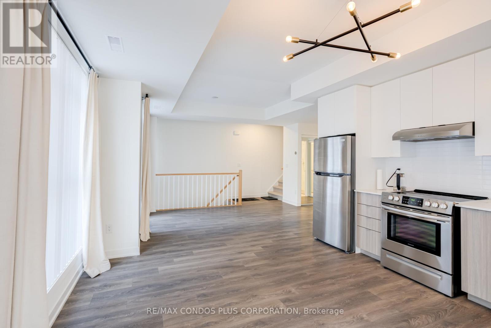 201 - 100 Canon Jackson Drive, Toronto, Ontario  M6M 0C1 - Photo 5 - W12677486