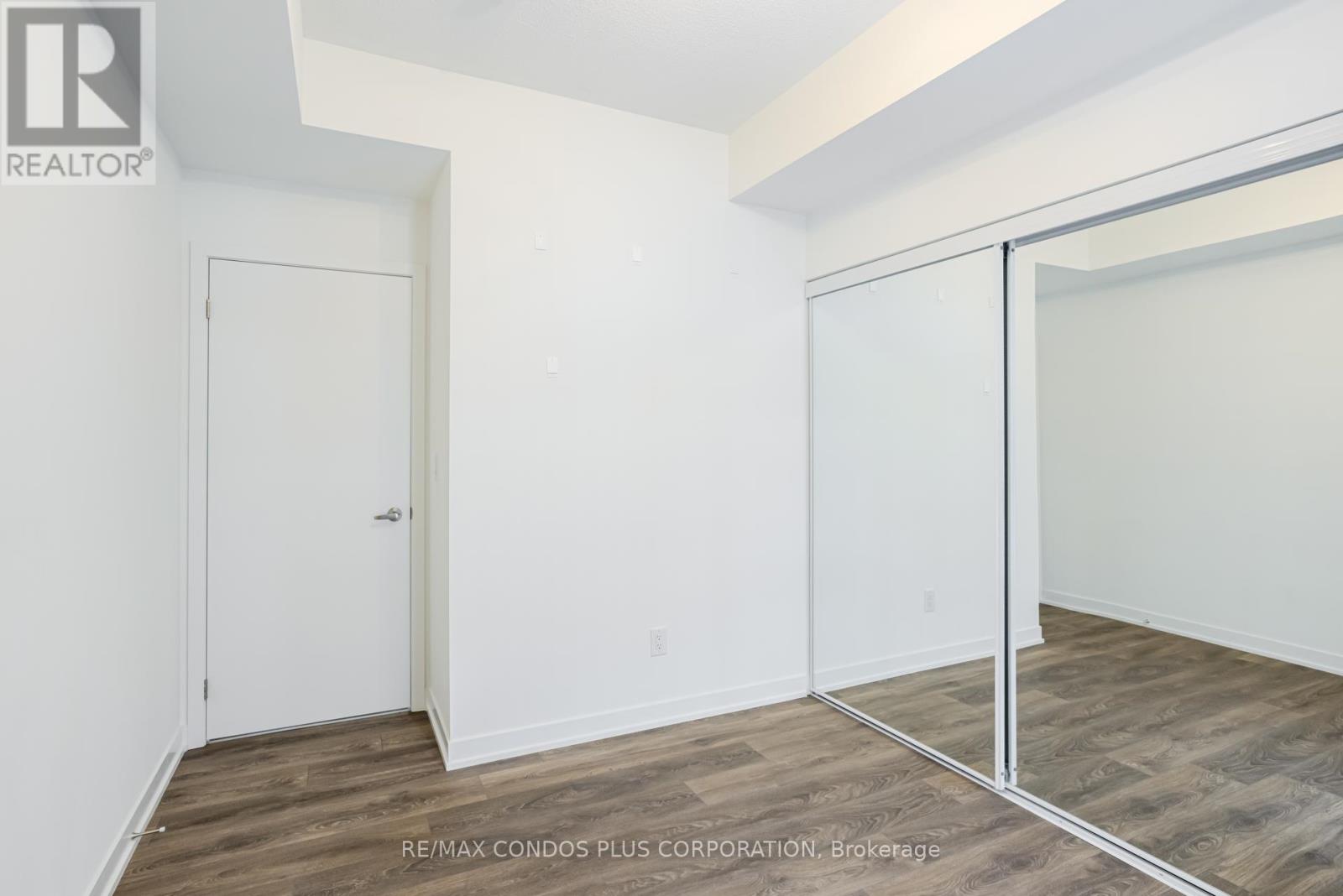 201 - 100 Canon Jackson Drive, Toronto, Ontario  M6M 0C1 - Photo 9 - W12677486