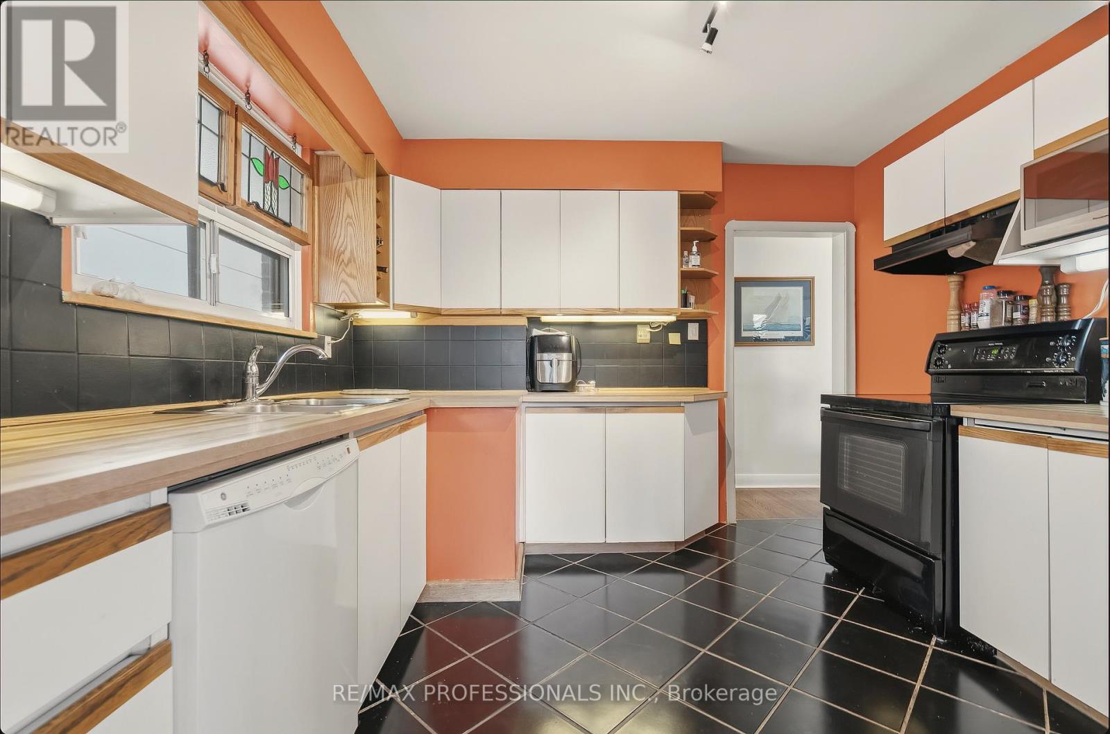 294 Southview Road, Oakville, Ontario  L6K 2P5 - Photo 19 - W12677498