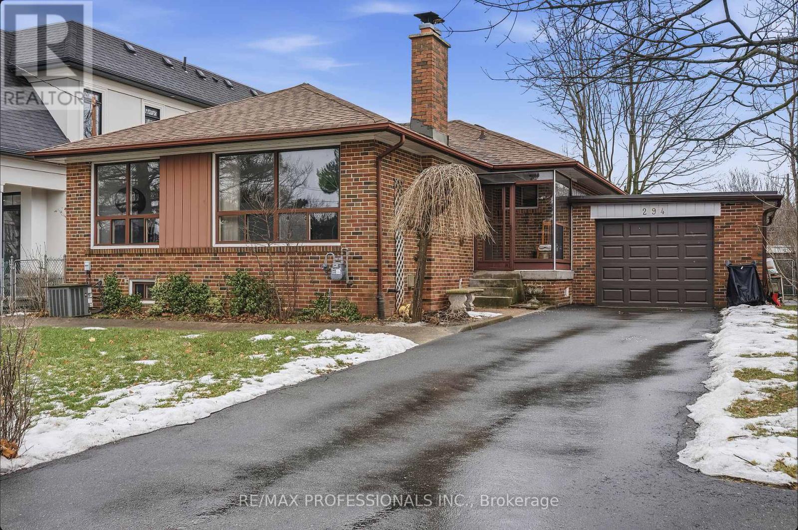 294 Southview Road, Oakville, Ontario  L6K 2P5 - Photo 6 - W12677498