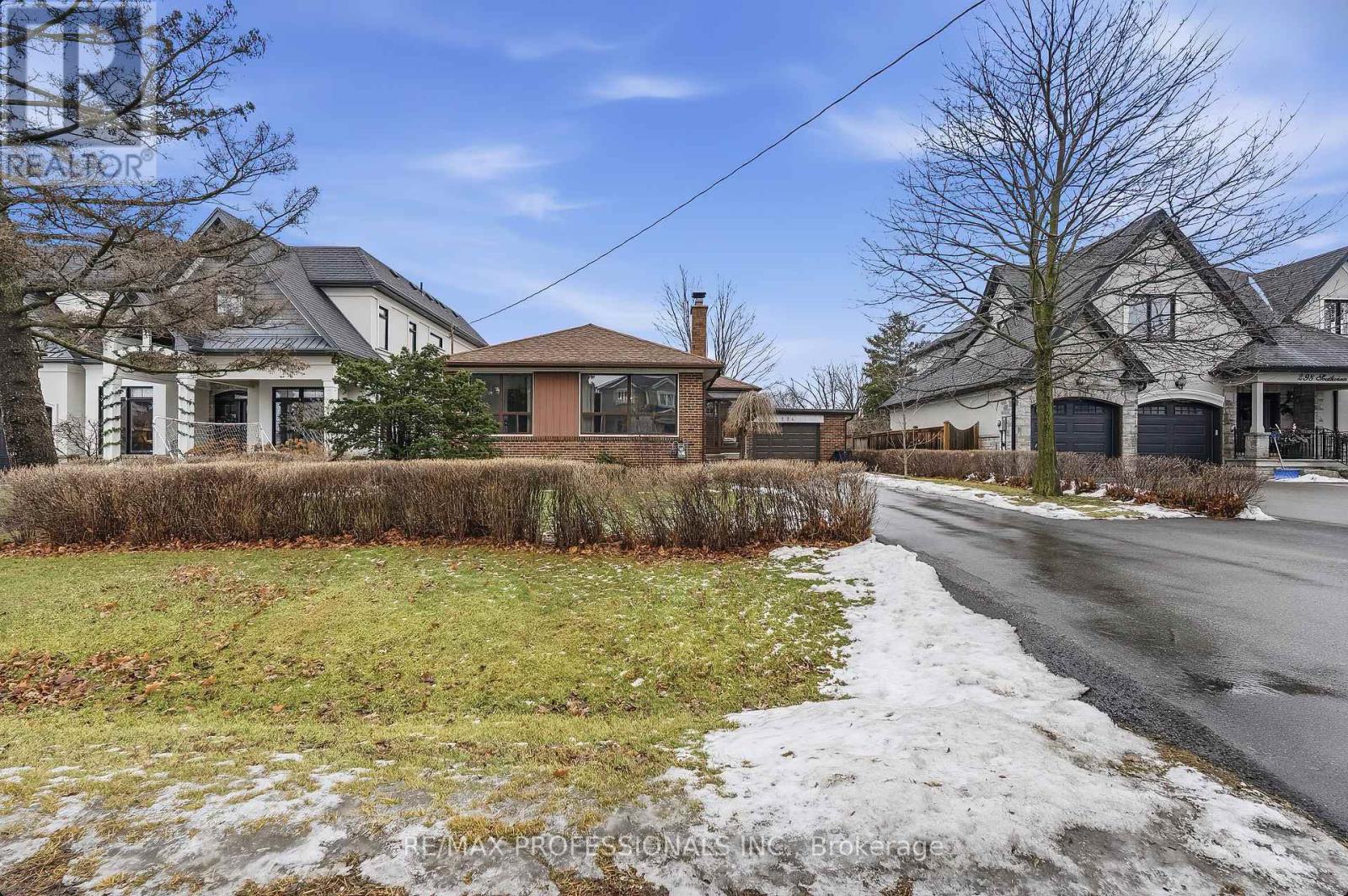 294 Southview Road, Oakville, Ontario  L6K 2P5 - Photo 7 - W12677498