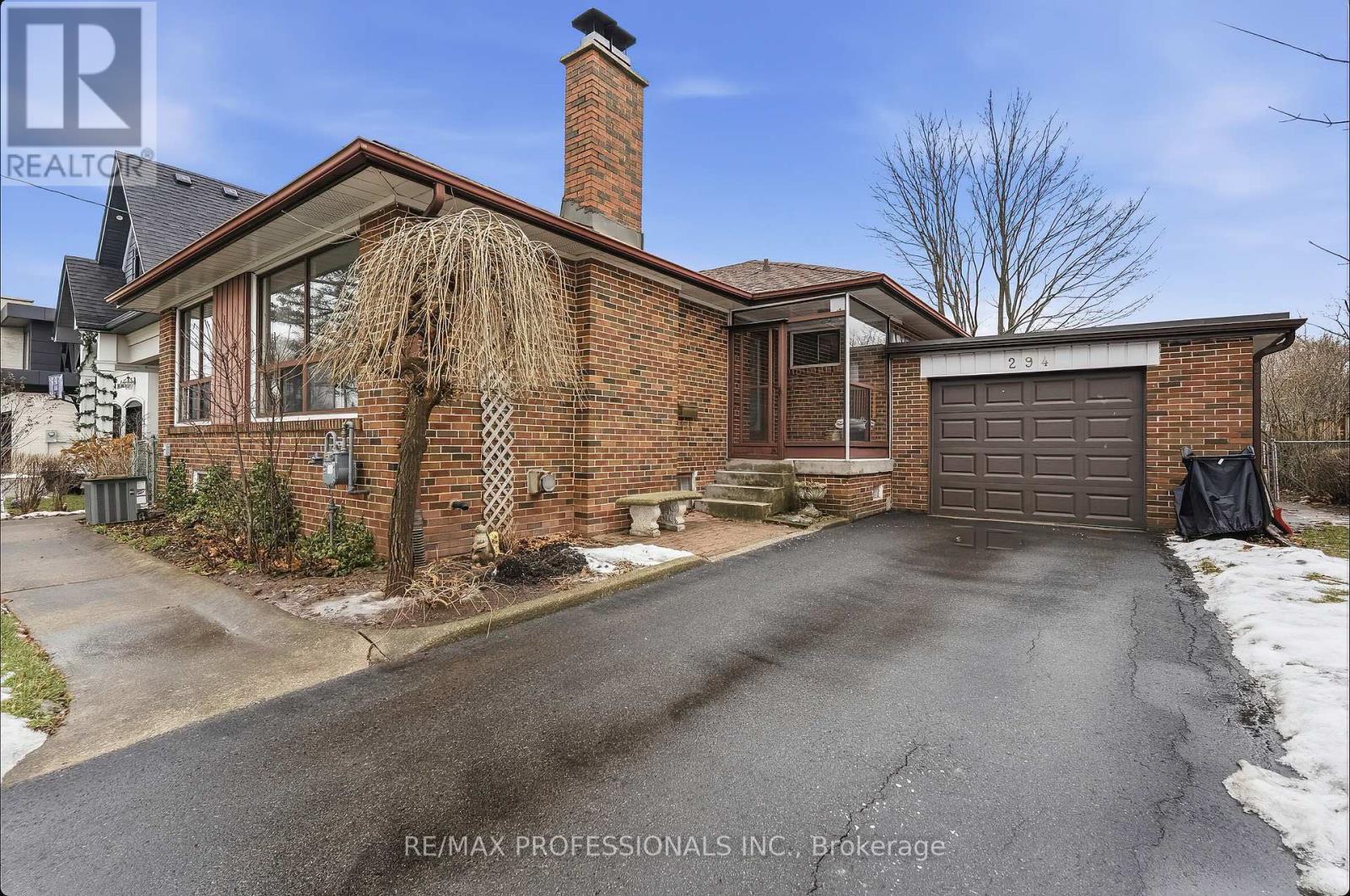 294 Southview Road, Oakville, Ontario  L6K 2P5 - Photo 9 - W12677498