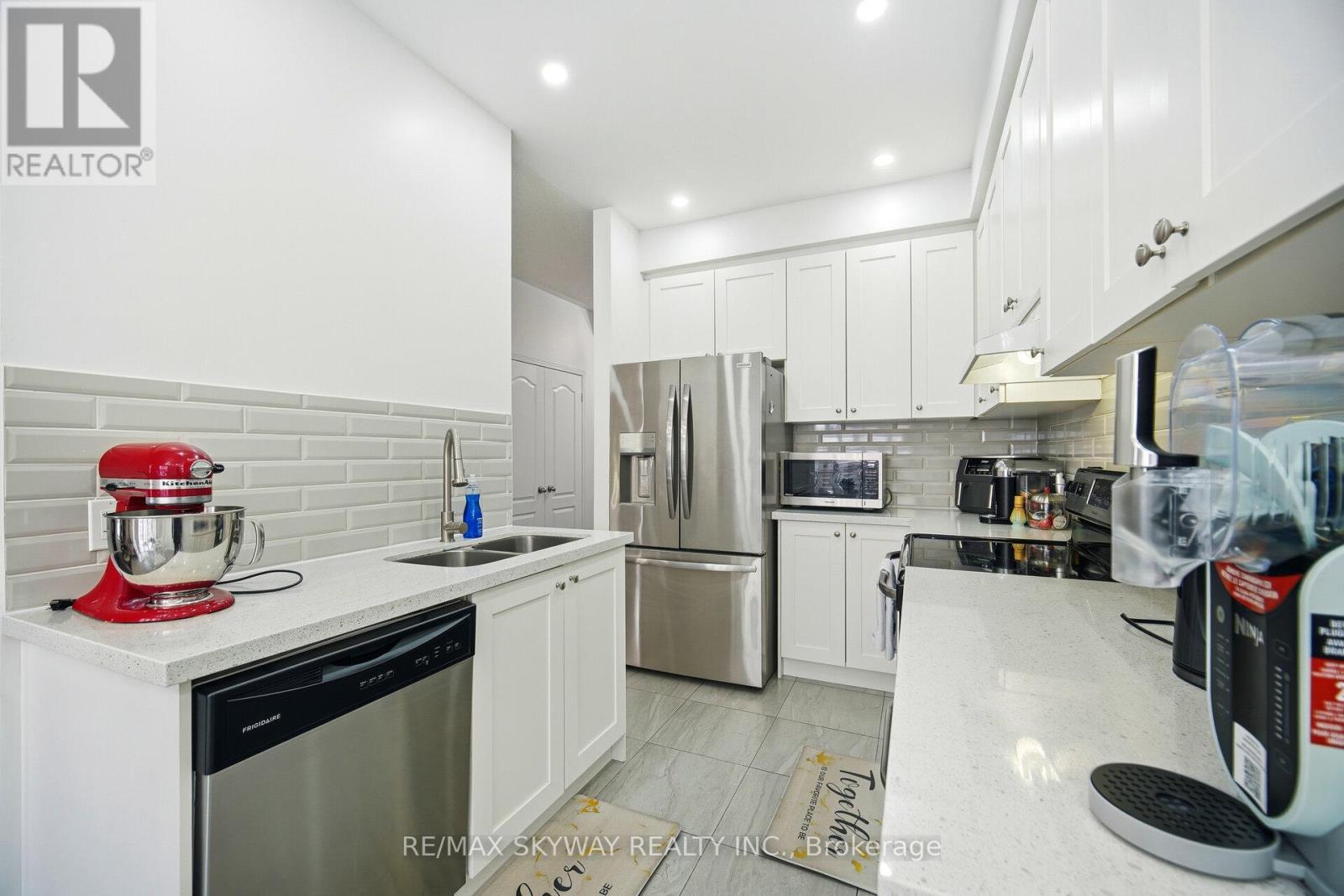 28 Yellowknife Road, Brampton, Ontario  L6R 3X3 - Photo 20 - W12677500