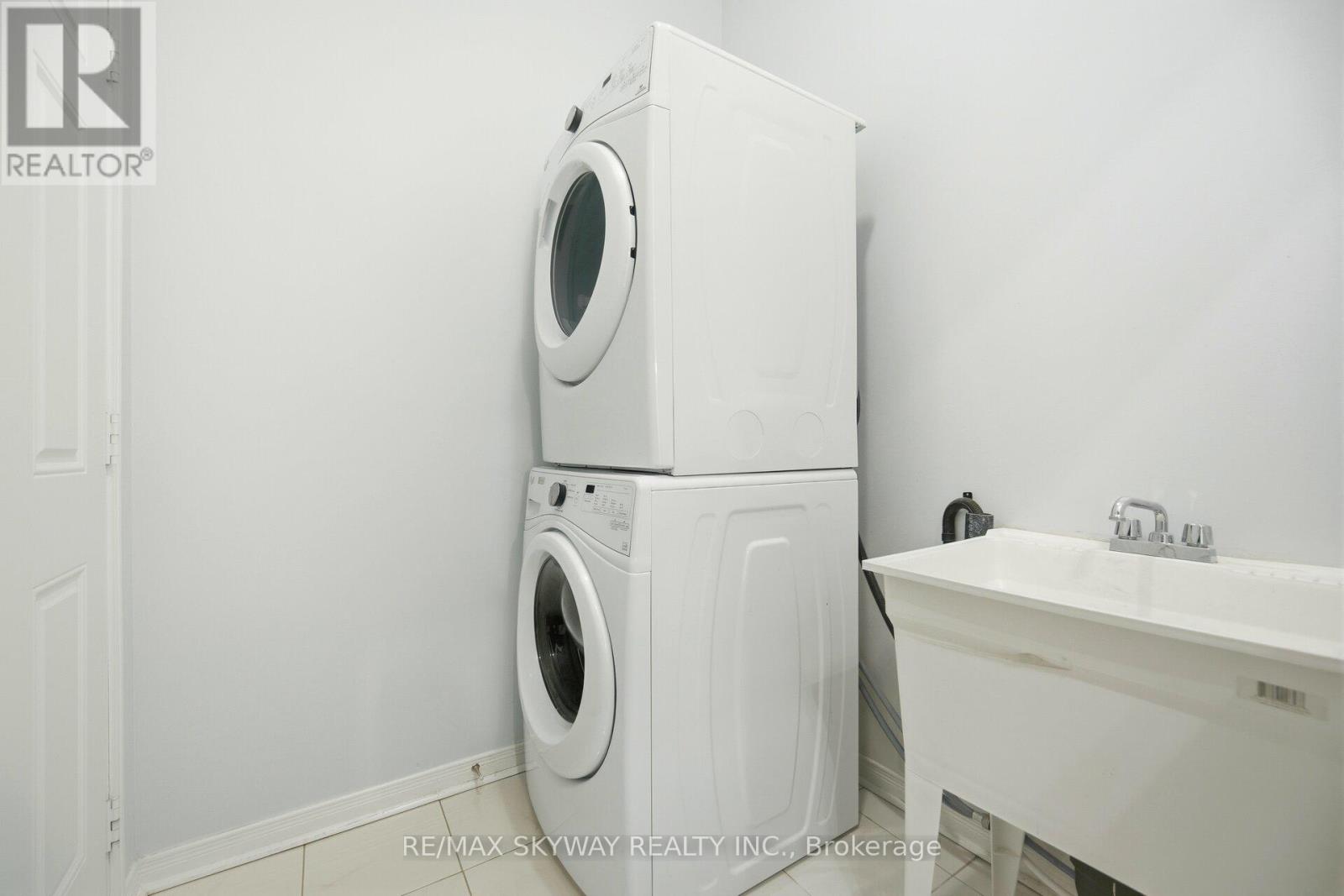 28 Yellowknife Road, Brampton, Ontario  L6R 3X3 - Photo 22 - W12677500