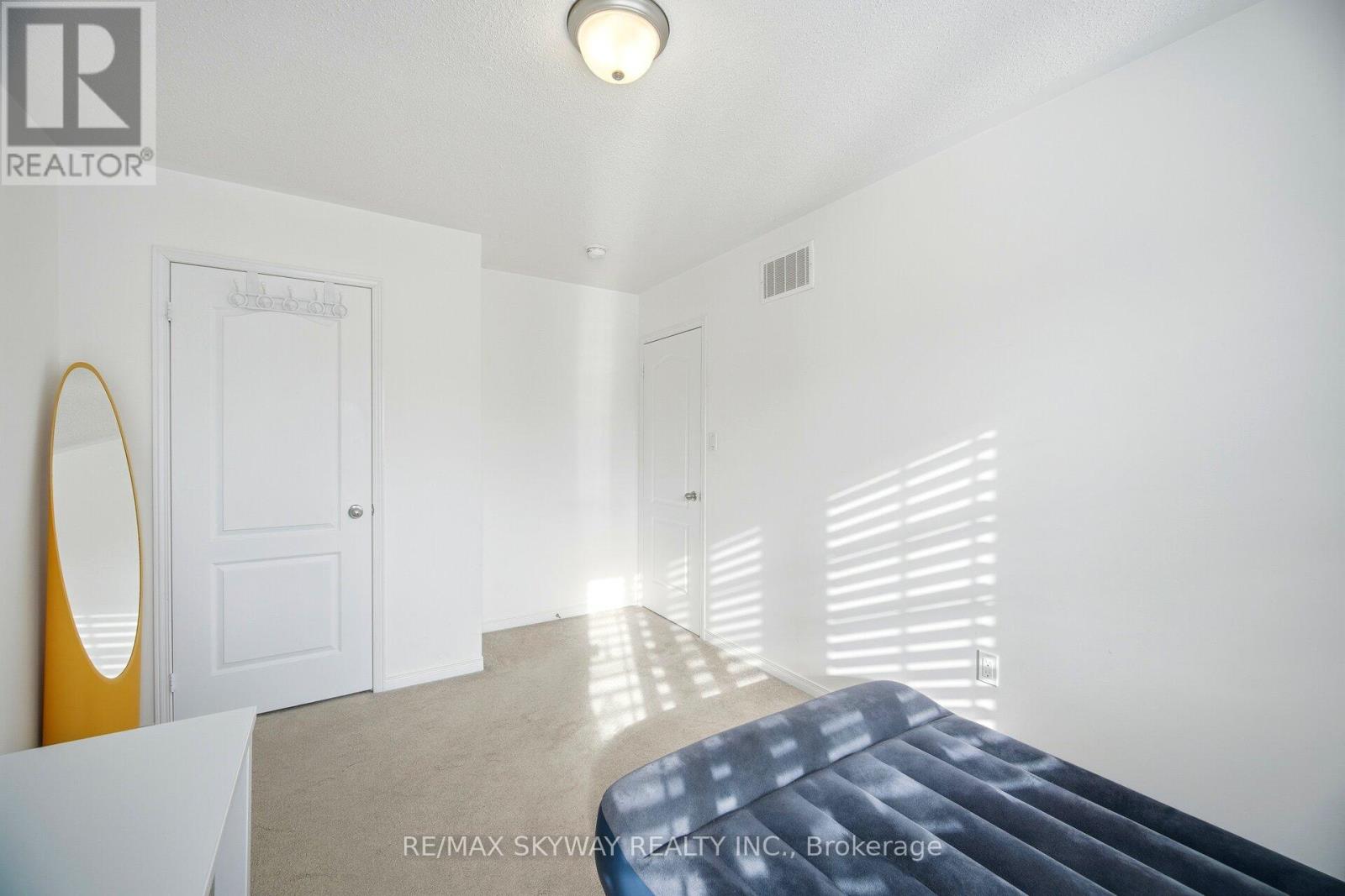 28 Yellowknife Road, Brampton, Ontario  L6R 3X3 - Photo 35 - W12677500