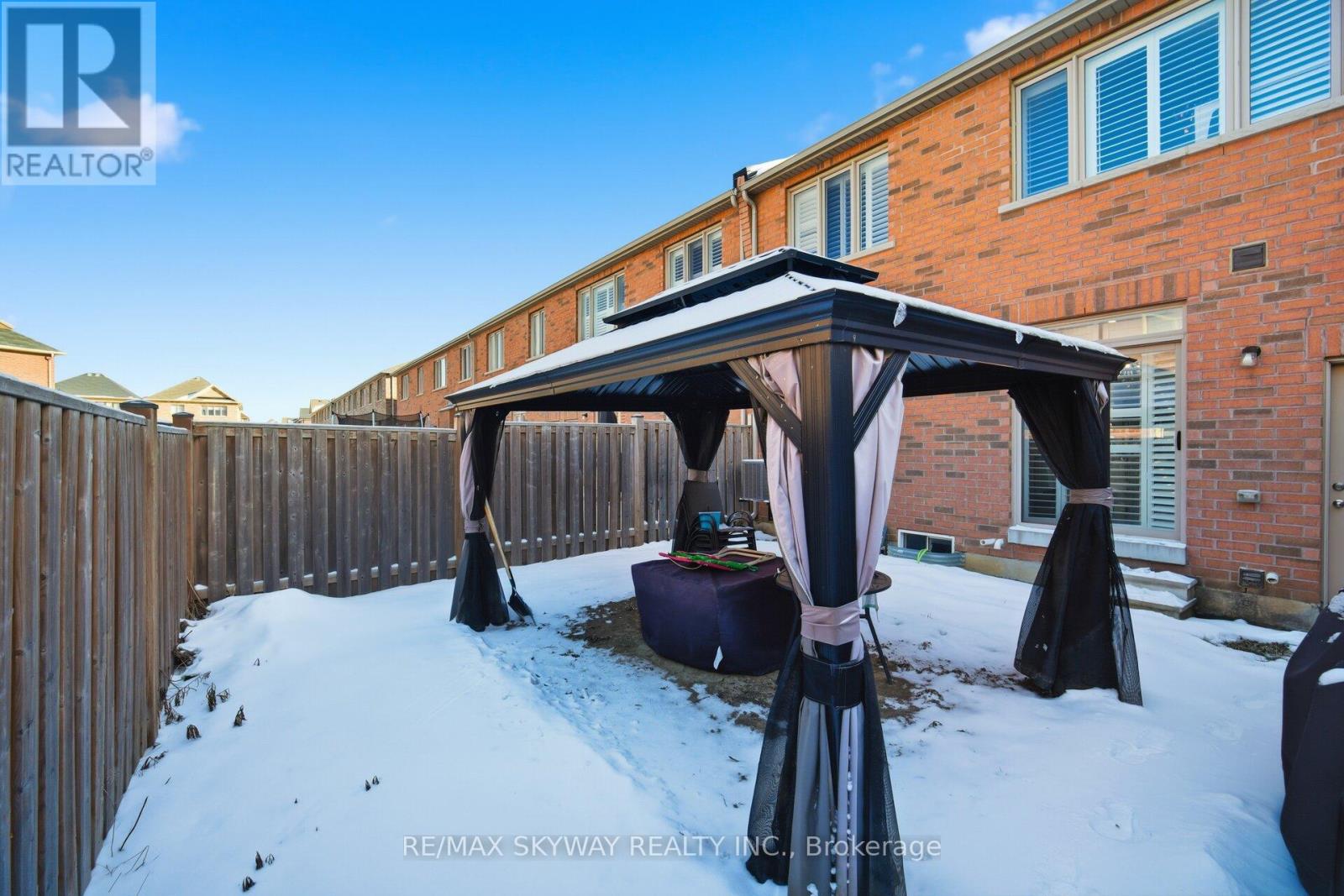 28 Yellowknife Road, Brampton, Ontario  L6R 3X3 - Photo 39 - W12677500