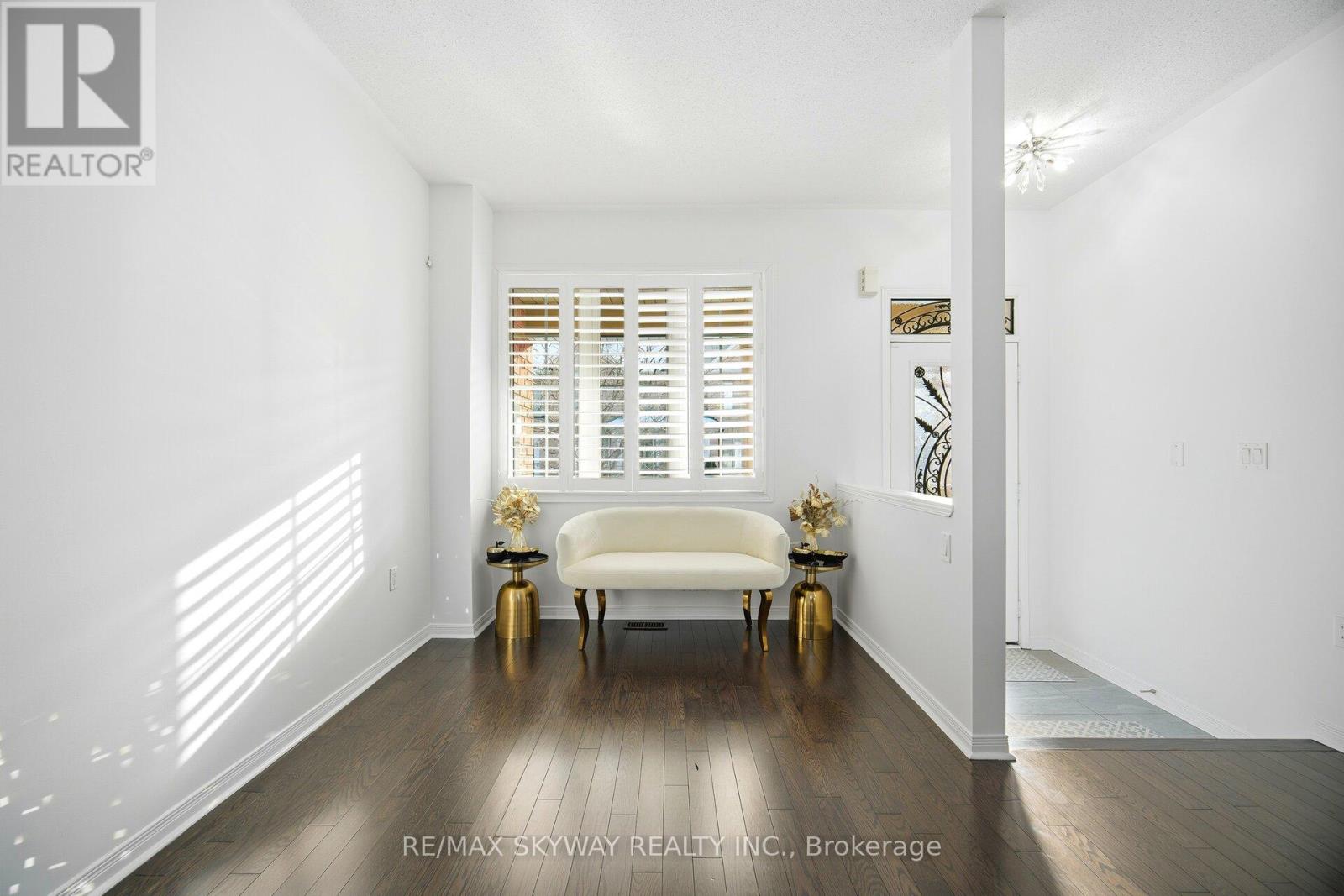 28 Yellowknife Road, Brampton, Ontario  L6R 3X3 - Photo 9 - W12677500