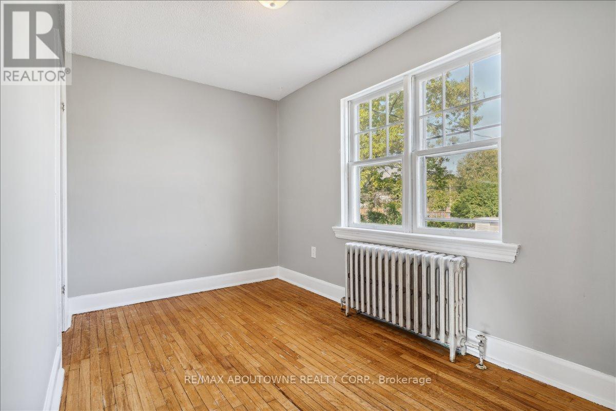 6 - 133 North Service Road E, Oakville, Ontario  L6H 1A3 - Photo 18 - W12677508