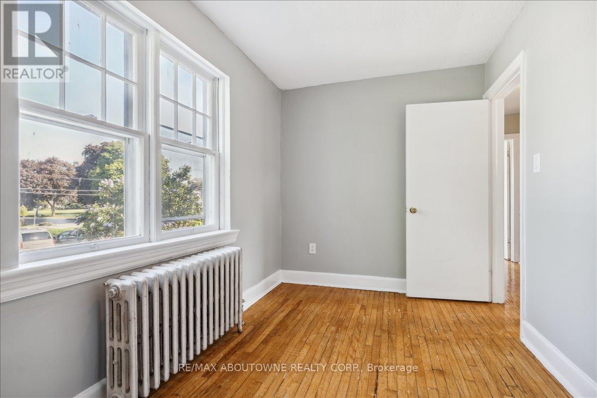 6 - 133 North Service Road E, Oakville, Ontario  L6H 1A3 - Photo 20 - W12677508