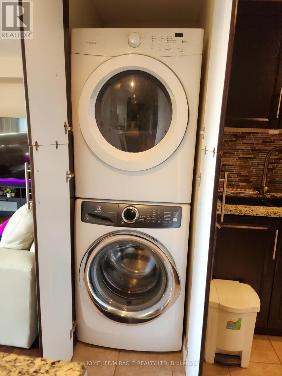 1911 - 3695 Kaneff Crescent, Mississauga, Ontario  L5A 4B6 - Photo 34 - W12677546