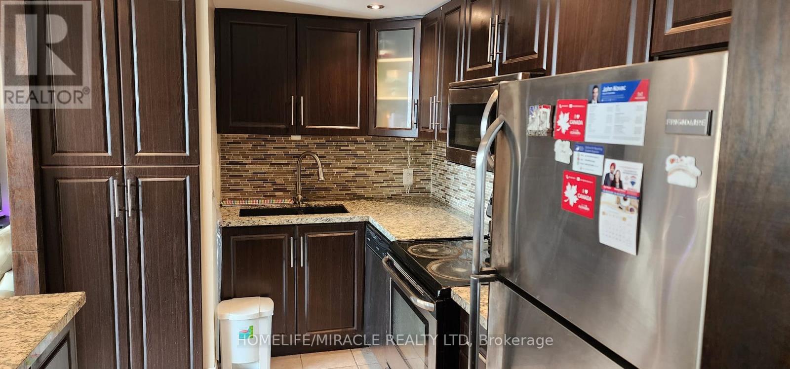 1911 - 3695 Kaneff Crescent, Mississauga, Ontario  L5A 4B6 - Photo 8 - W12677546