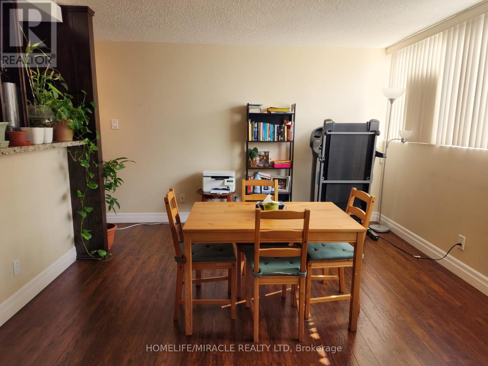 1911 - 3695 Kaneff Crescent, Mississauga, Ontario  L5A 4B6 - Photo 9 - W12677546