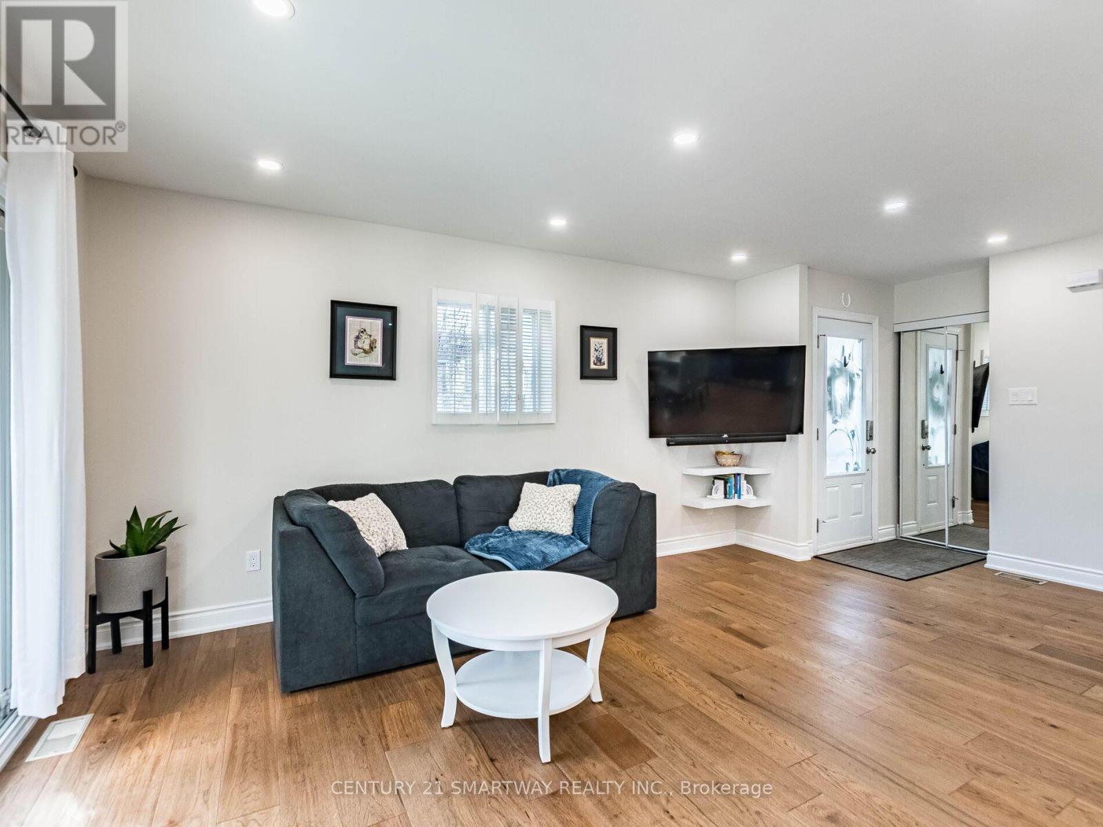 15 Huronia Court, Brampton, Ontario  L6S 2C7 - Photo 14 - W12677600