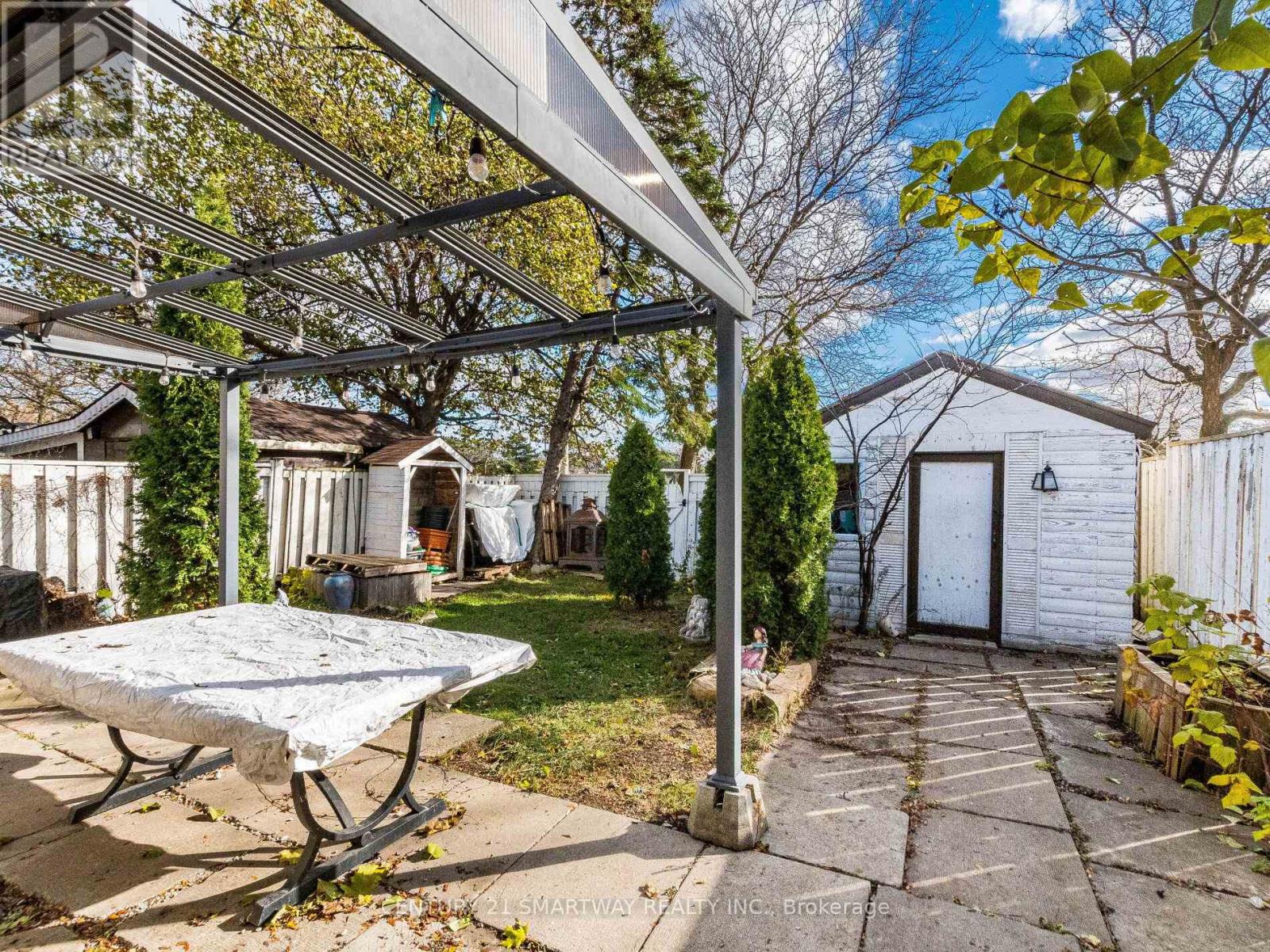 15 Huronia Court, Brampton, Ontario  L6S 2C7 - Photo 37 - W12677600