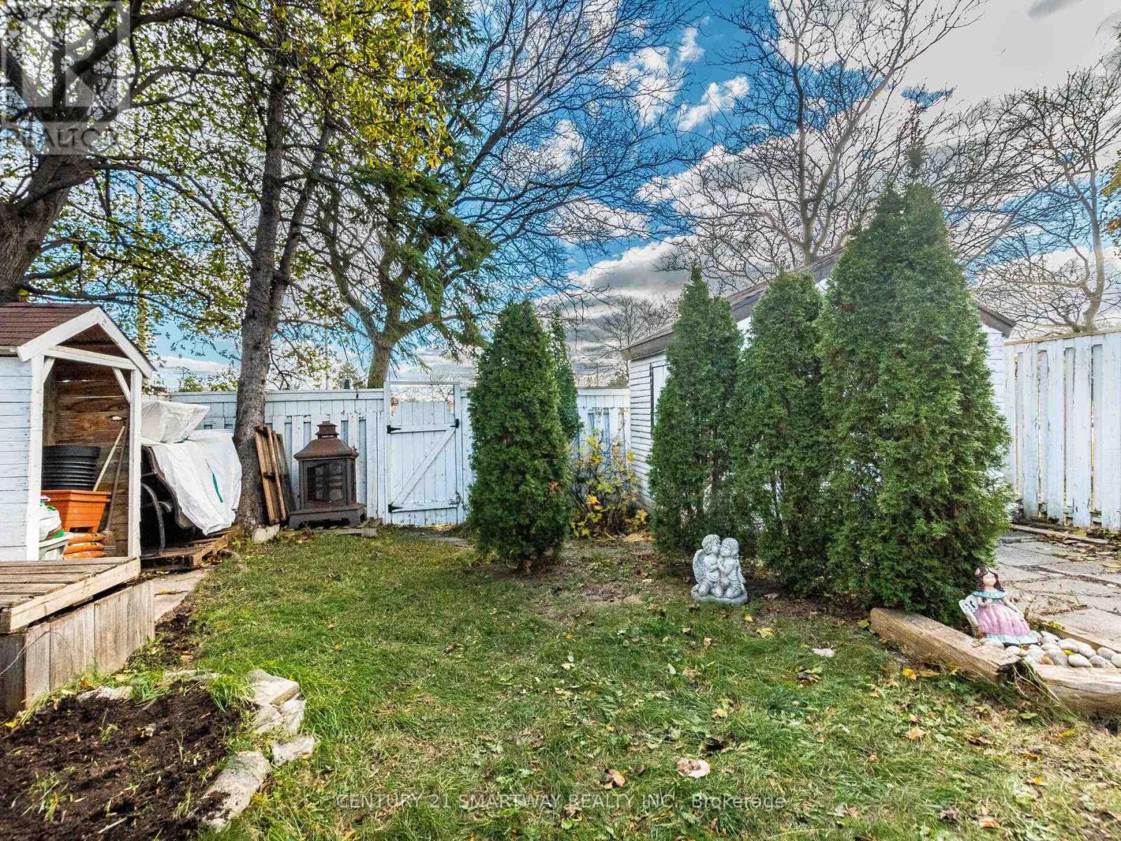 15 Huronia Court, Brampton, Ontario  L6S 2C7 - Photo 39 - W12677600