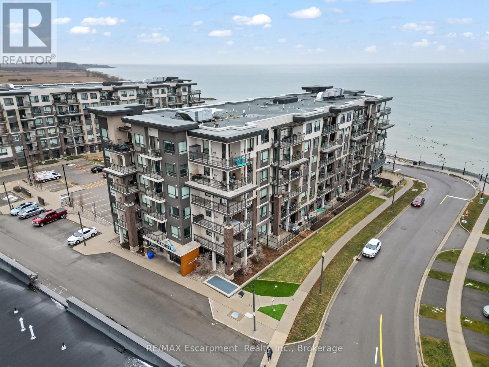 218 - 10 ESPLANADE LANE, Grimsby, Ontario