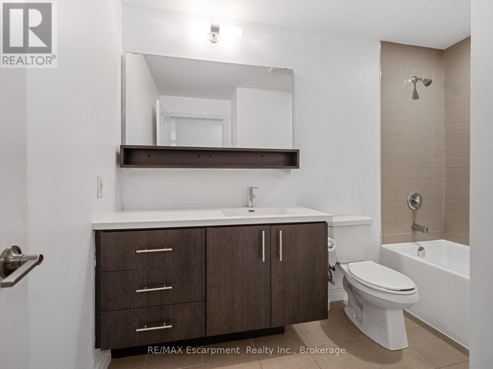 218 - 10 Esplanade Lane, Grimsby, Ontario  L3M 0H1 - Photo 12 - X12677664