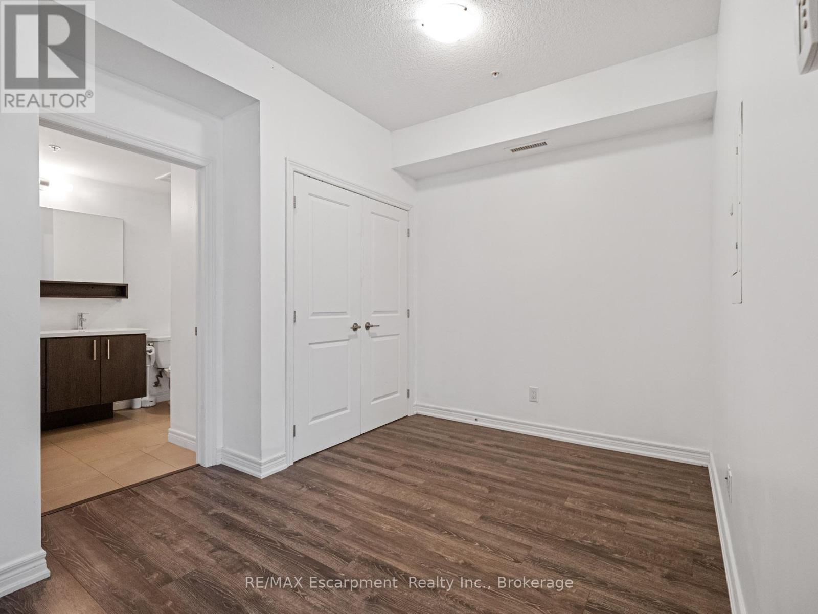 218 - 10 Esplanade Lane, Grimsby, Ontario  L3M 0H1 - Photo 9 - X12677664