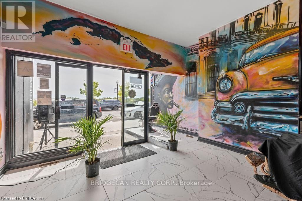 70 Colborne Street, Brantford, Ontario N3T 2G5 - Photo 6 - X12677540