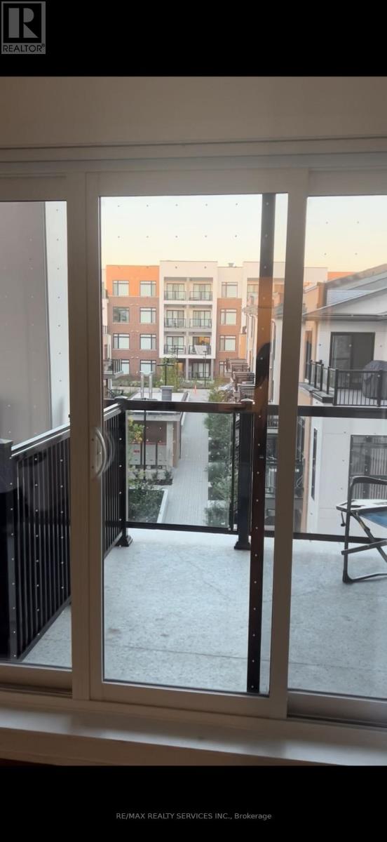 301 - 160 Canon Jackson Drive, Toronto, Ontario  M6M 0B6 - Photo 11 - W12675386