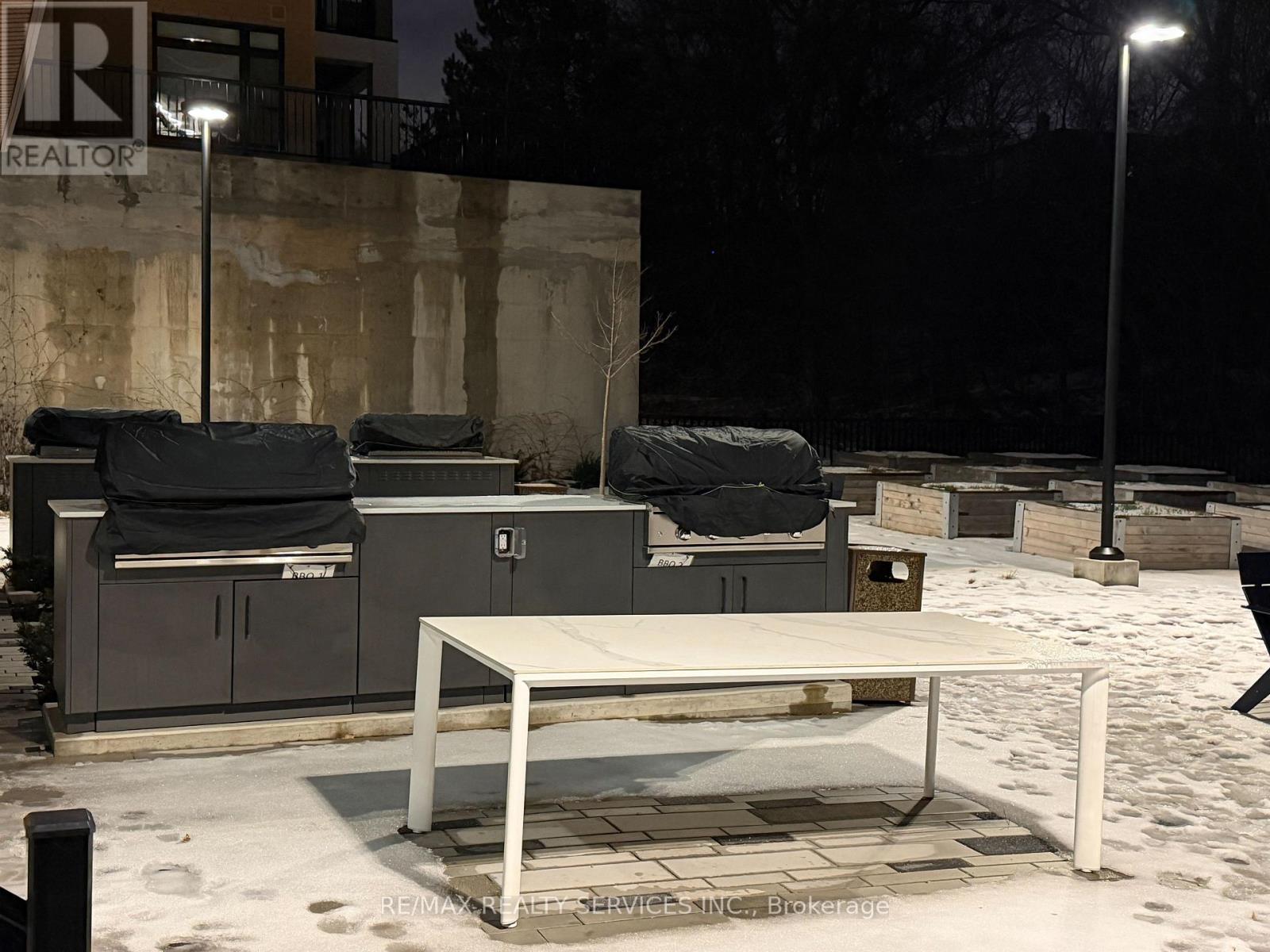 301 - 160 Canon Jackson Drive, Toronto, Ontario  M6M 0B6 - Photo 16 - W12675386