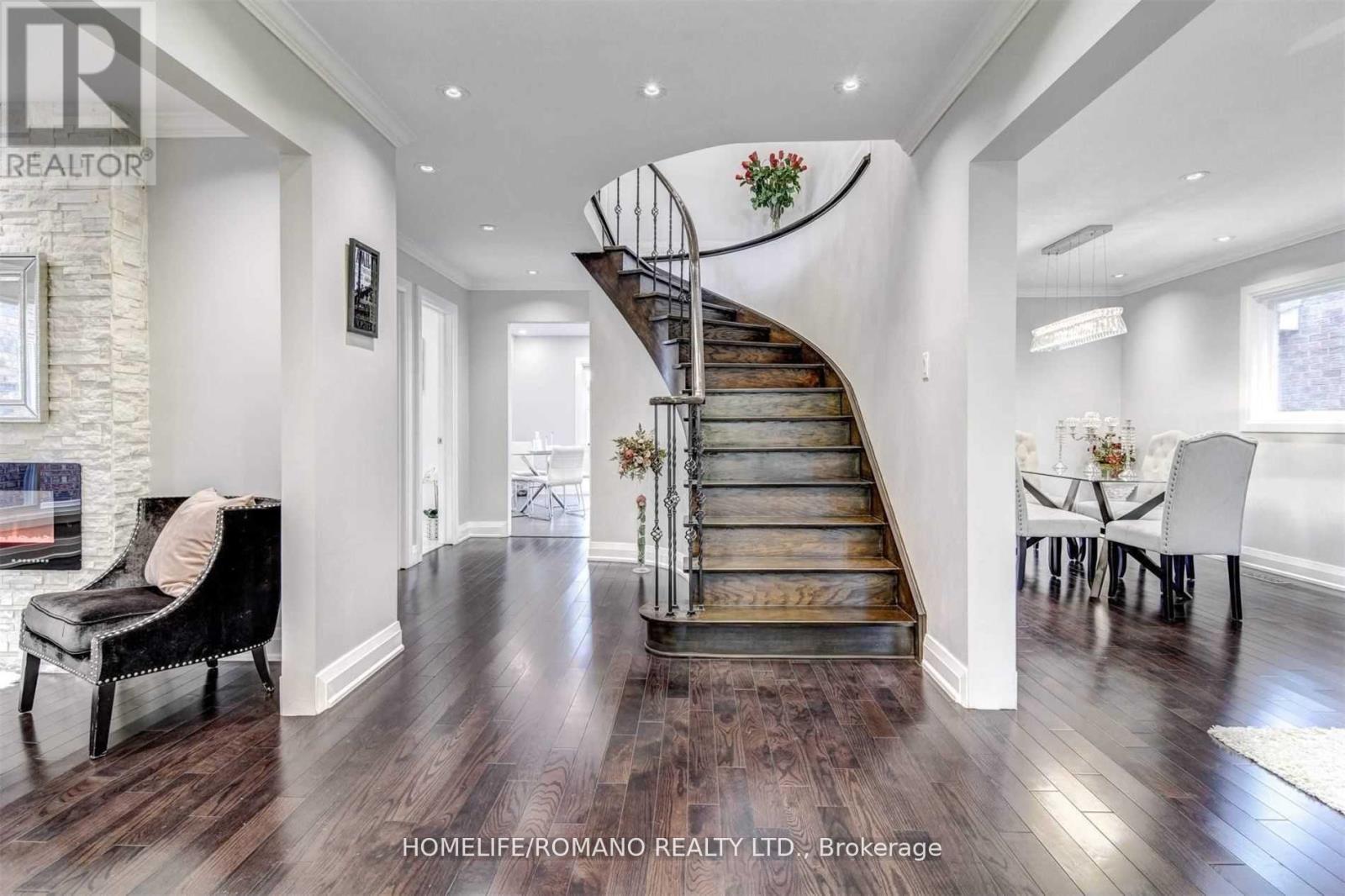 4493 Longmoor Road, Mississauga, Ontario  L5M 4H6 - Photo 2 - W12677320