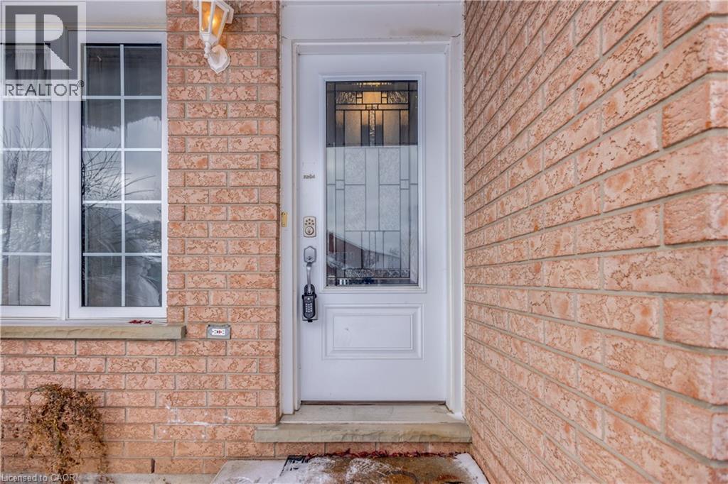 28 Ridgeway Crescent, Kitchener, Ontario N2E 3M3 - Photo 2 - 40796739