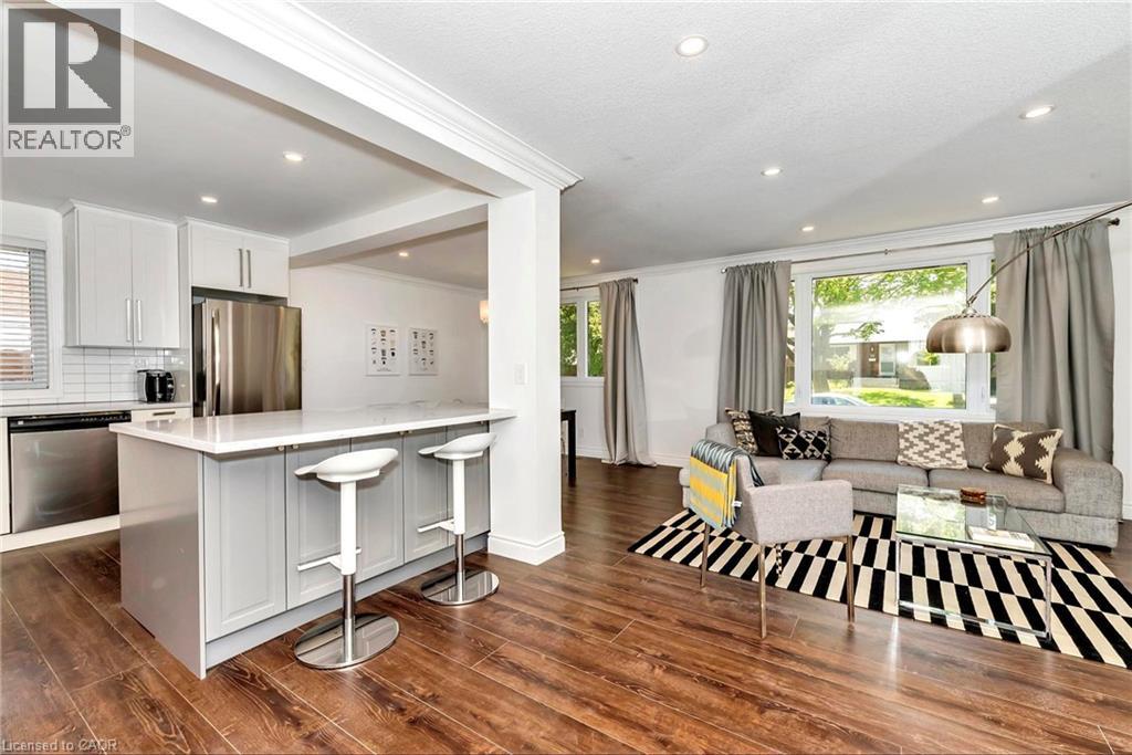 24 Darlington Drive, Hamilton, Ontario  L9C 2L7 - Photo 4 - 40796339