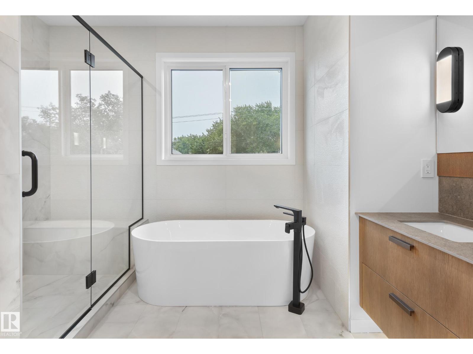 8318 120 St Nw, Edmonton, Alberta  T6G 1X2 - Photo 18 - E4467872