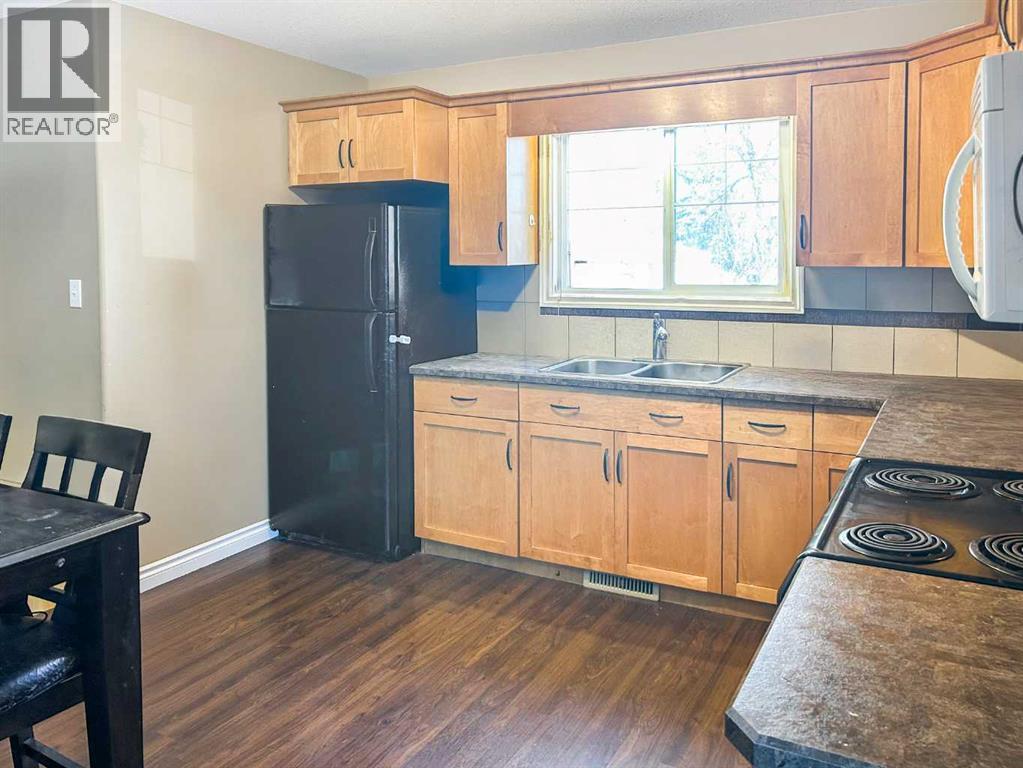 5318 54 Street, Camrose, Alberta  T4V 2B2 - Photo 4 - A2267239