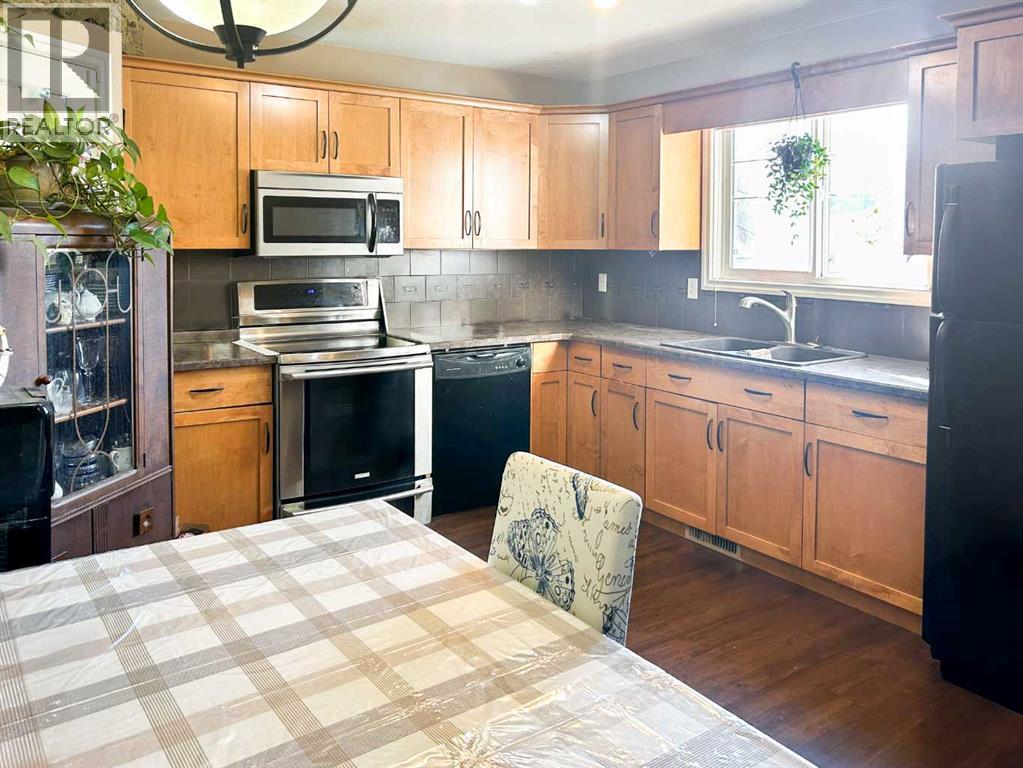 5318 54 Street, Camrose, Alberta  T4V 2B2 - Photo 2 - A2267239