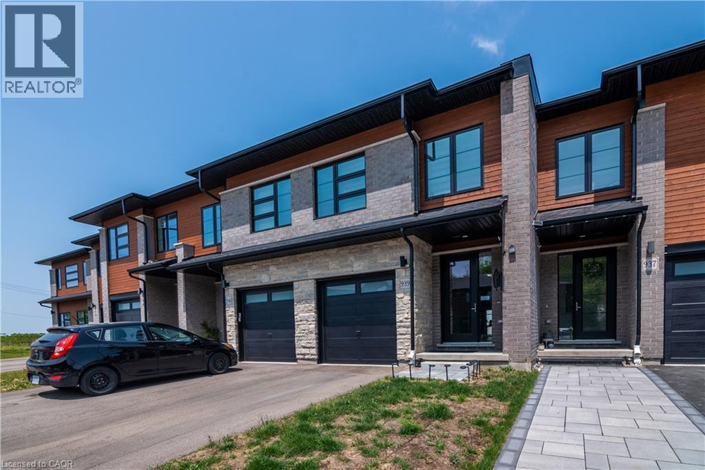 939 Robert Ferrie Drive, Kitchener, Ontario  N2R 1P2 - Photo 3 - 40796809