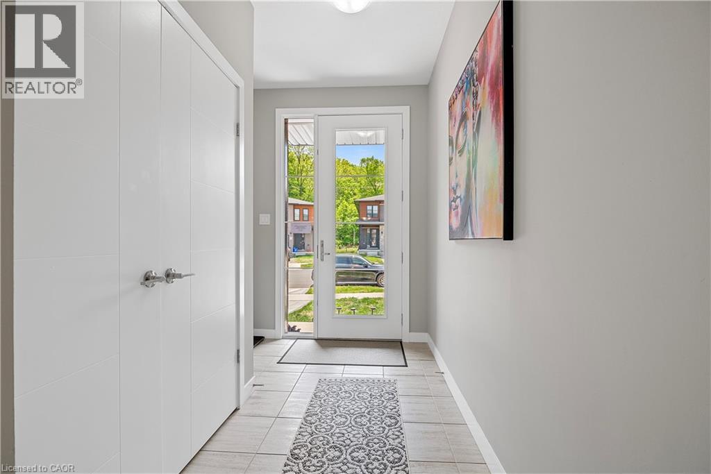 939 Robert Ferrie Drive, Kitchener, Ontario  N2R 1P2 - Photo 10 - 40796809