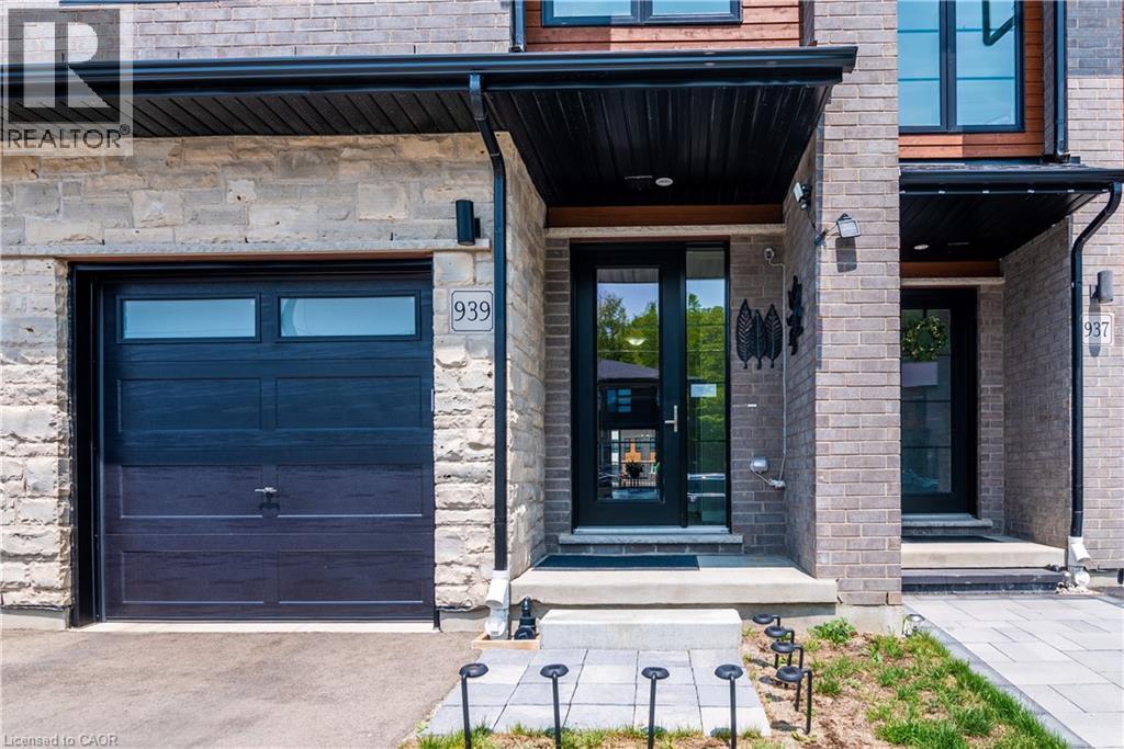 939 Robert Ferrie Drive, Kitchener, Ontario  N2R 1P2 - Photo 4 - 40796809