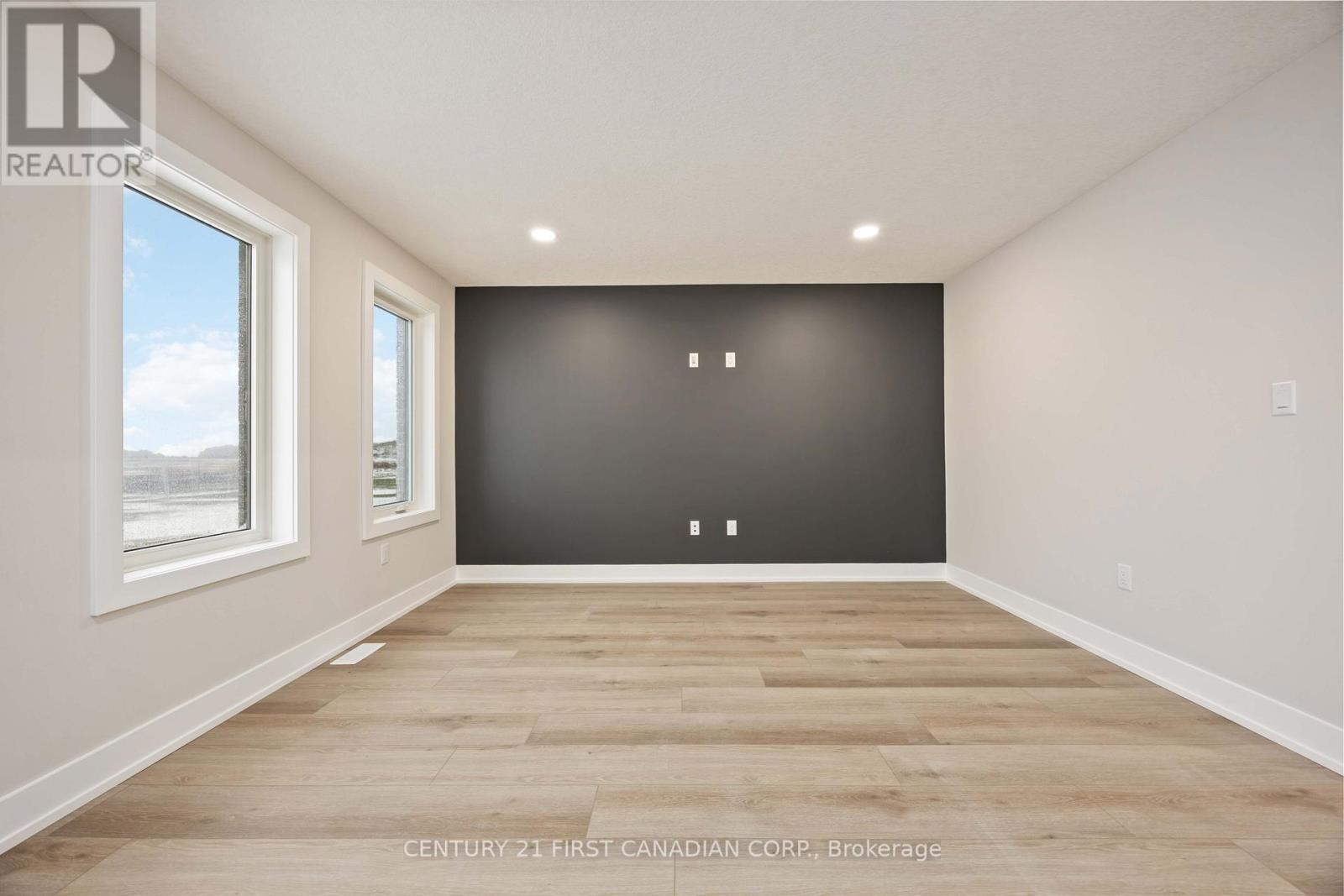 656 Ketter Way, Plympton-Wyoming, Ontario  N0N 1T0 - Photo 10 - X12677716