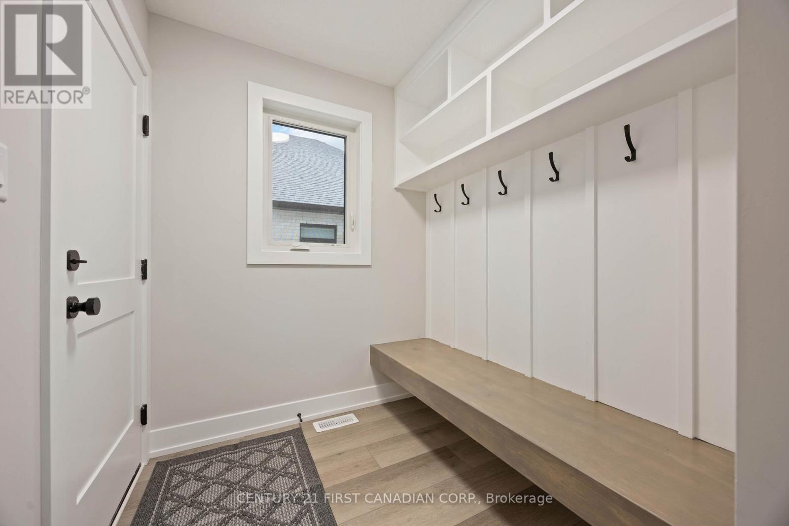 656 Ketter Way, Plympton-Wyoming, Ontario  N0N 1T0 - Photo 12 - X12677716