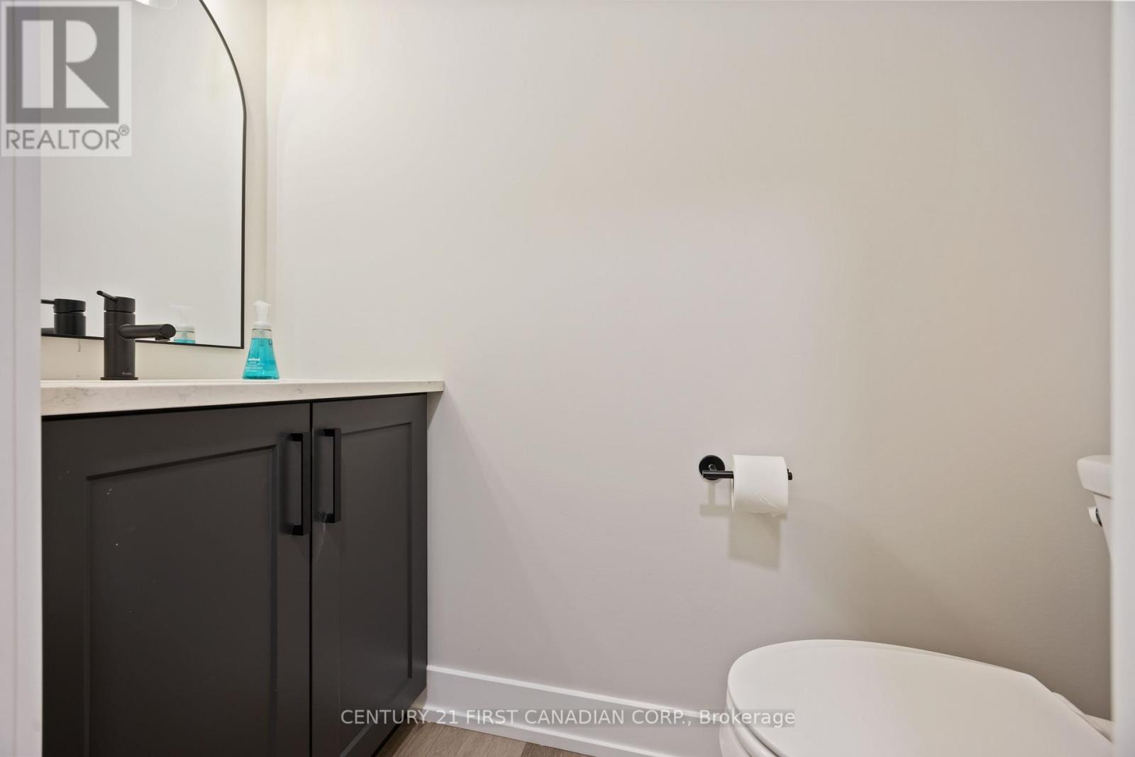 656 Ketter Way, Plympton-Wyoming, Ontario  N0N 1T0 - Photo 13 - X12677716