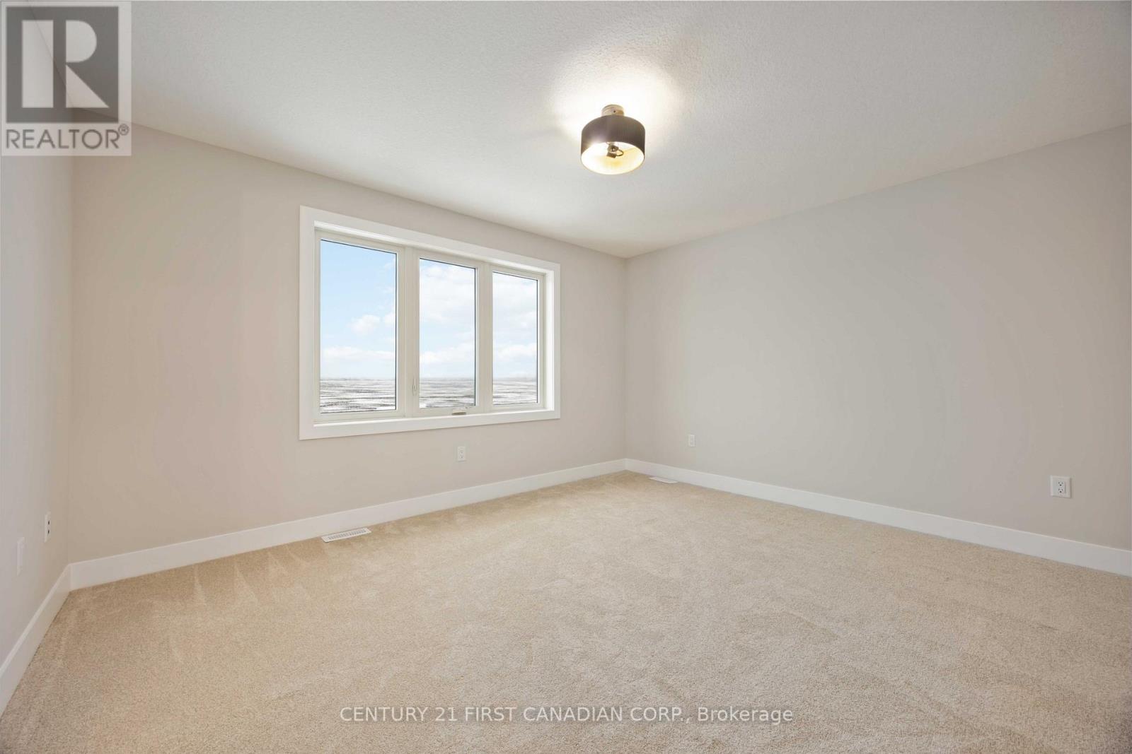 656 Ketter Way, Plympton-Wyoming, Ontario  N0N 1T0 - Photo 14 - X12677716