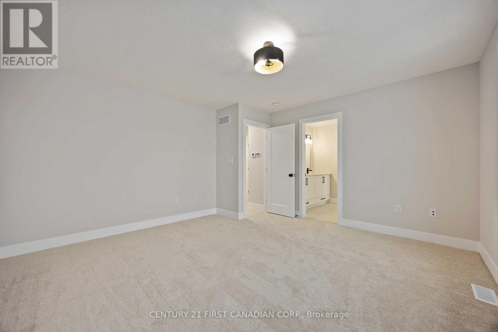 656 Ketter Way, Plympton-Wyoming, Ontario  N0N 1T0 - Photo 15 - X12677716