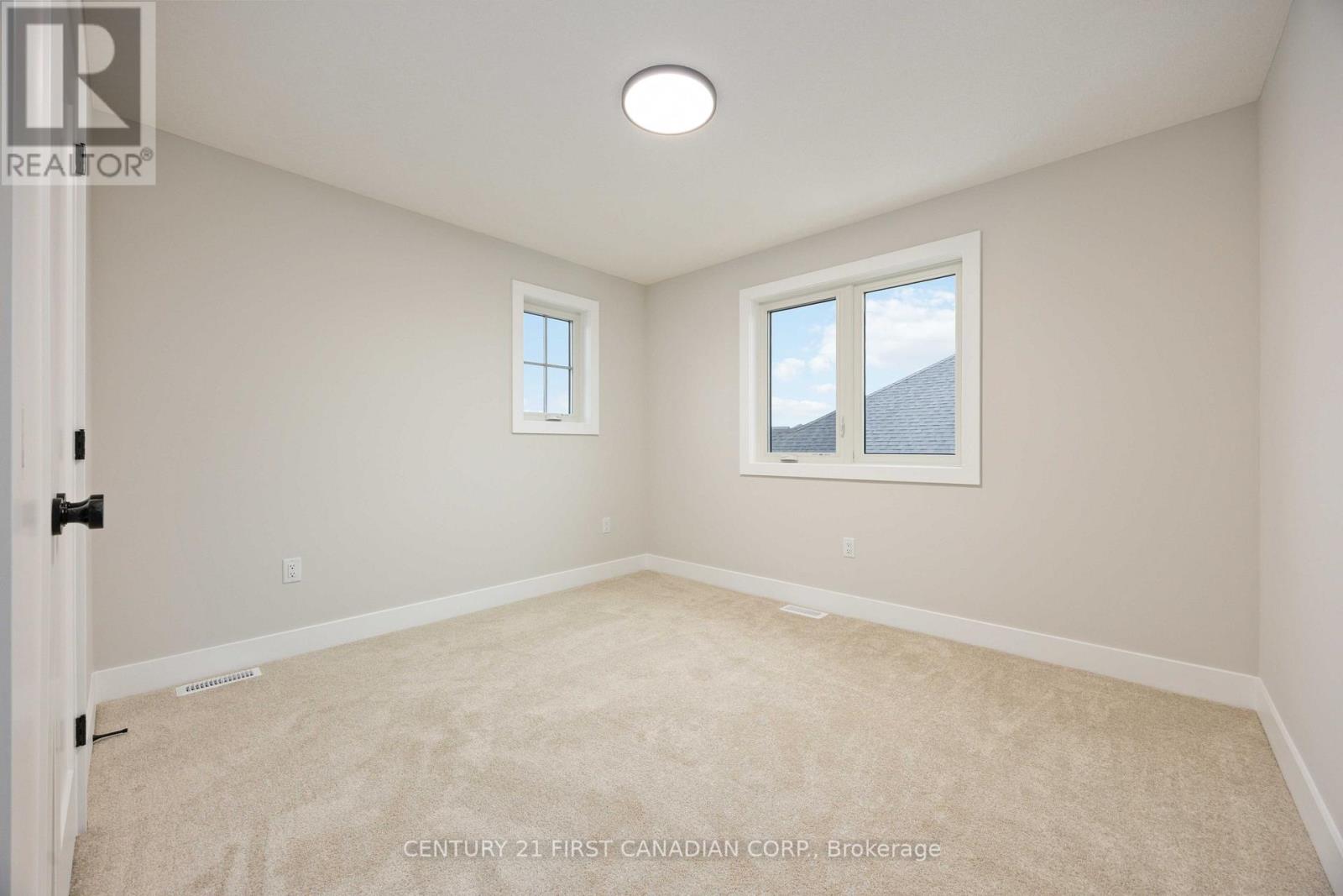 656 Ketter Way, Plympton-Wyoming, Ontario  N0N 1T0 - Photo 17 - X12677716