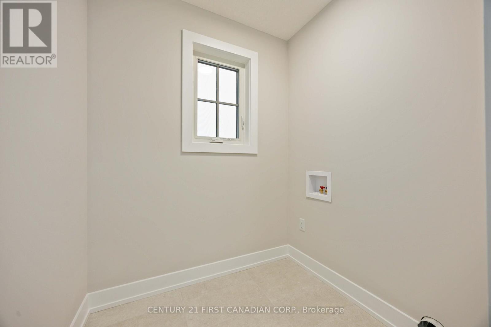 656 Ketter Way, Plympton-Wyoming, Ontario  N0N 1T0 - Photo 21 - X12677716