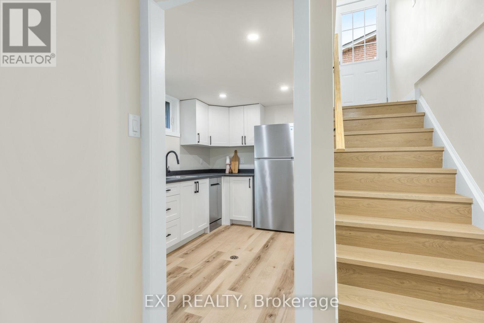 239 Commissioners Road W, London South, Ontario  N6J 1Y2 - Photo 14 - X12677736