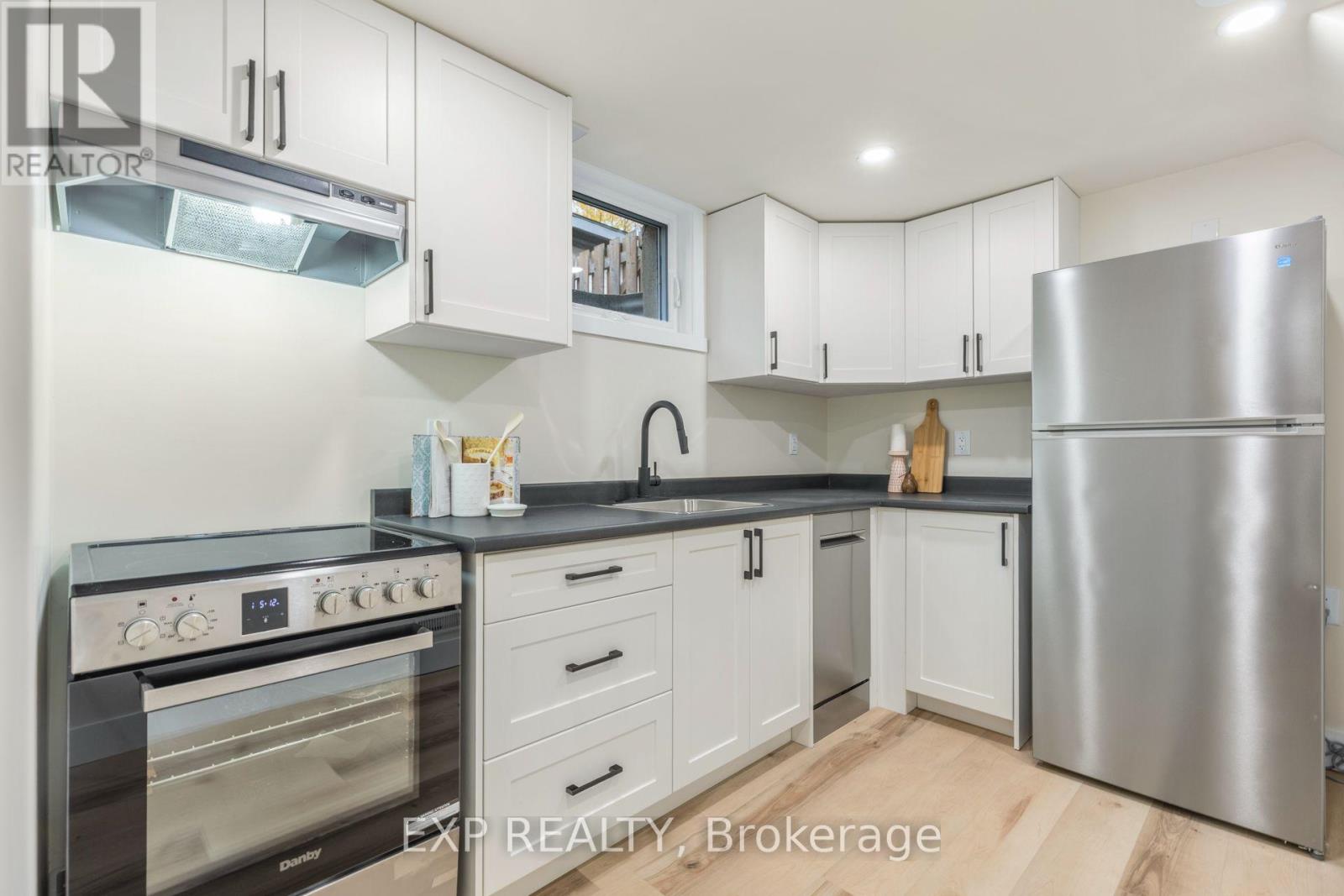 239 Commissioners Road W, London South, Ontario  N6J 1Y2 - Photo 15 - X12677736