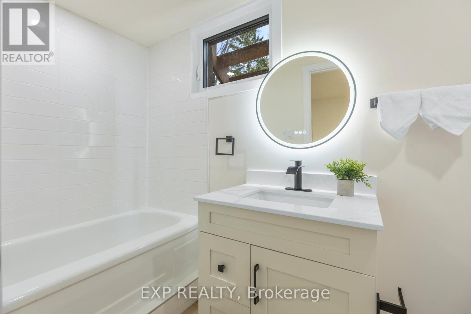 239 Commissioners Road W, London South, Ontario  N6J 1Y2 - Photo 24 - X12677736