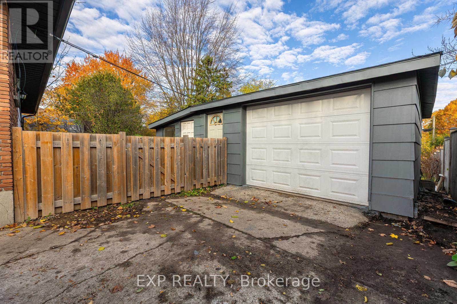 239 Commissioners Road W, London South, Ontario  N6J 1Y2 - Photo 29 - X12677736