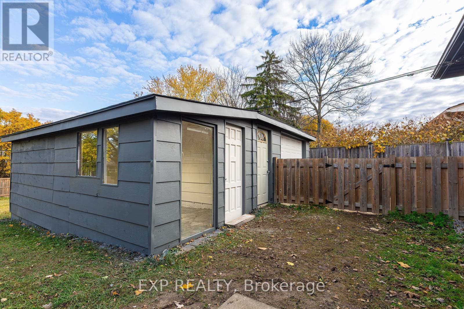 239 Commissioners Road W, London South, Ontario  N6J 1Y2 - Photo 31 - X12677736