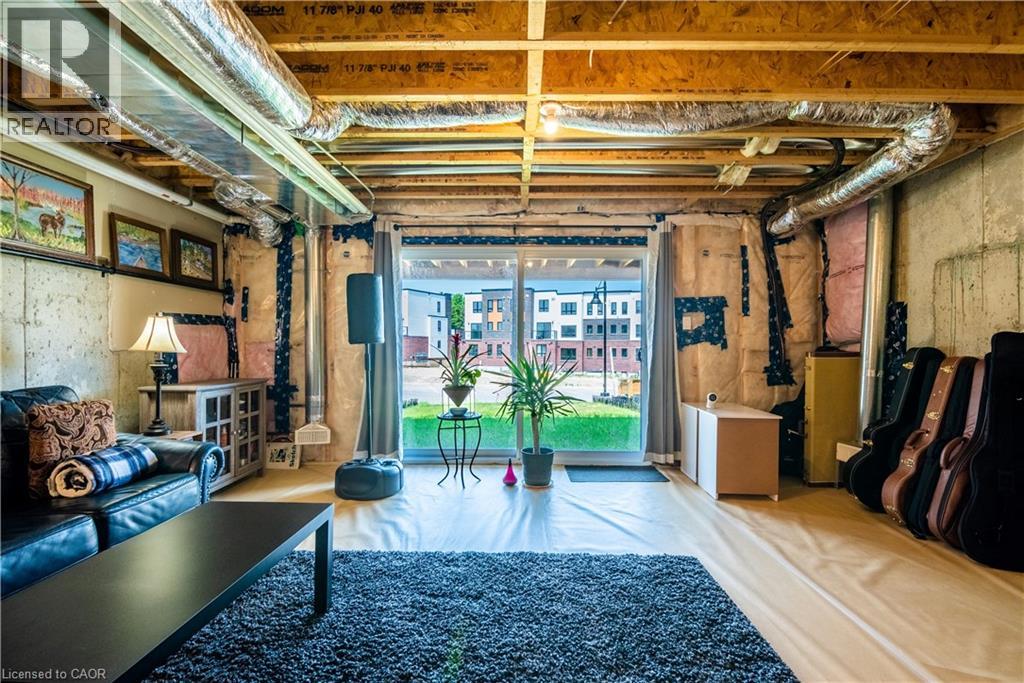 939 Robert Ferrie Drive, Kitchener, Ontario  N2R 1P2 - Photo 33 - 40796809