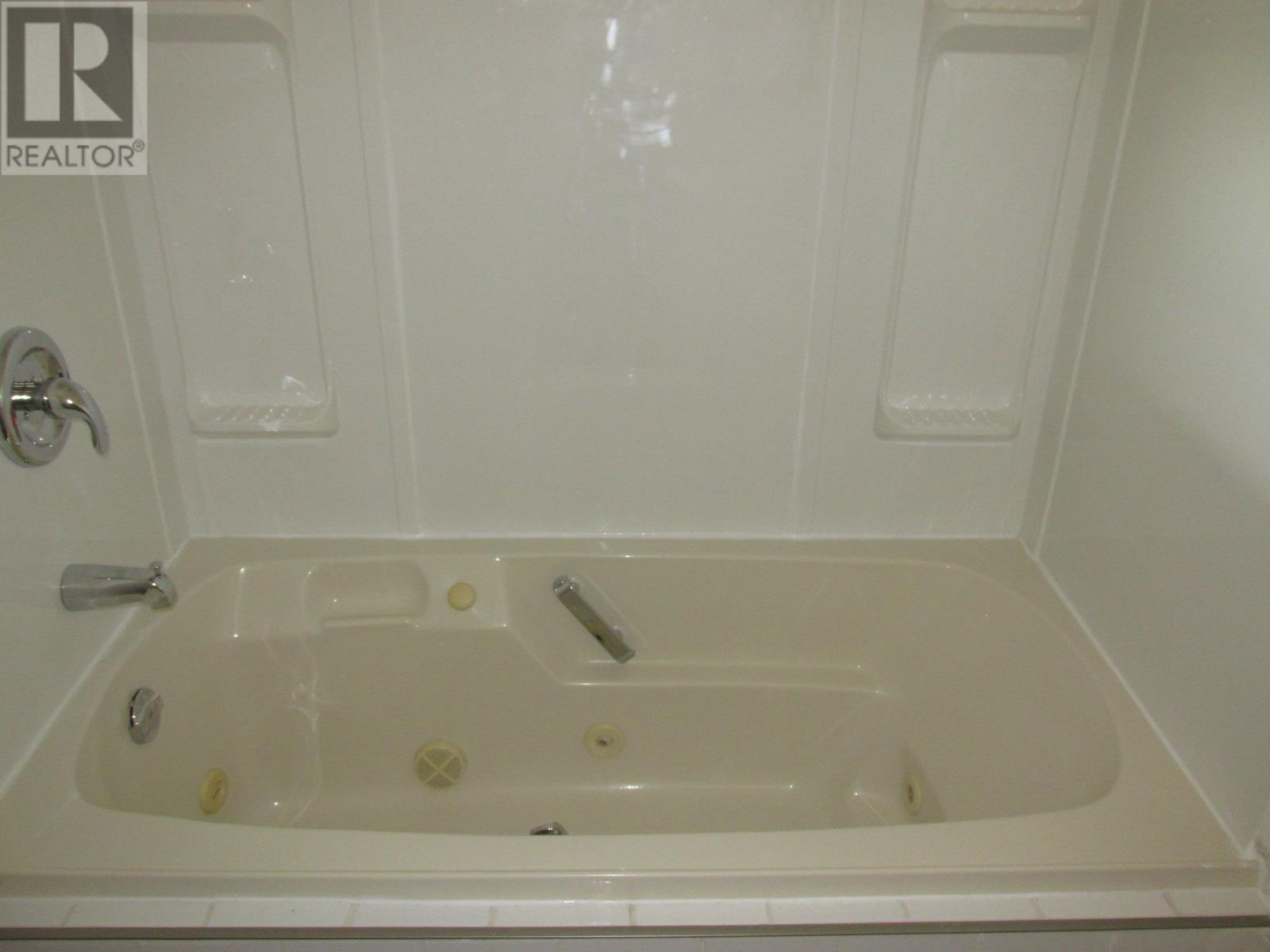 36a Valley Cres, Elliot Lake, Ontario  P5A 2G7 - Photo 32 - SM260059